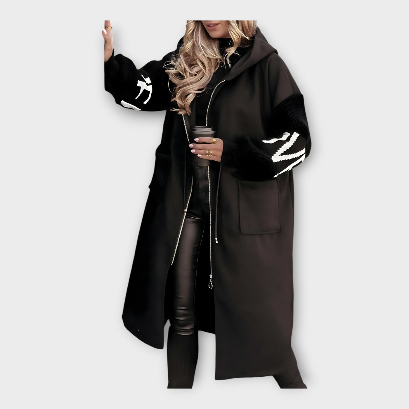 Κομψό Μακρύ Παλτό με Μοντέρνες Λεπτομέρειες